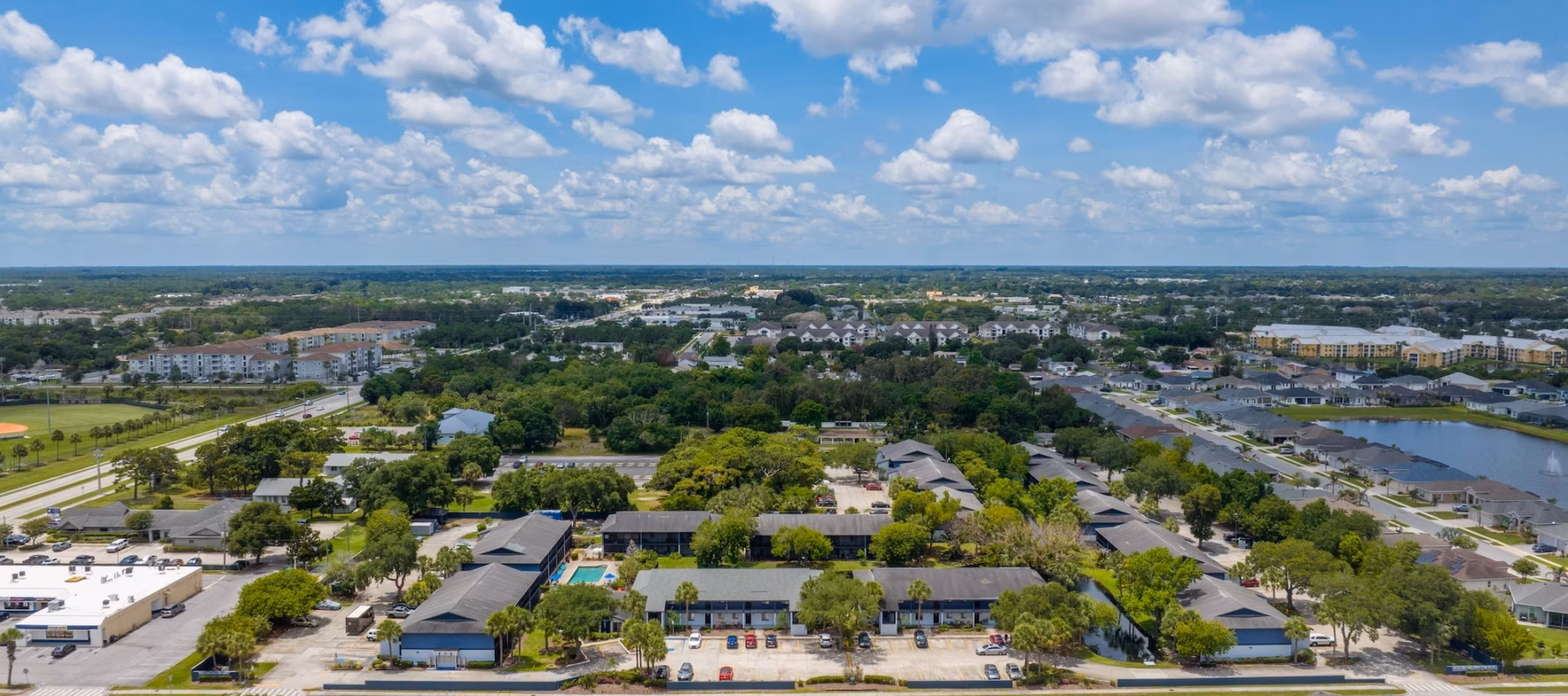 Bridgewater Pointe Apartments aerial view Aerial view of Bridgewater Pointe apartment complex